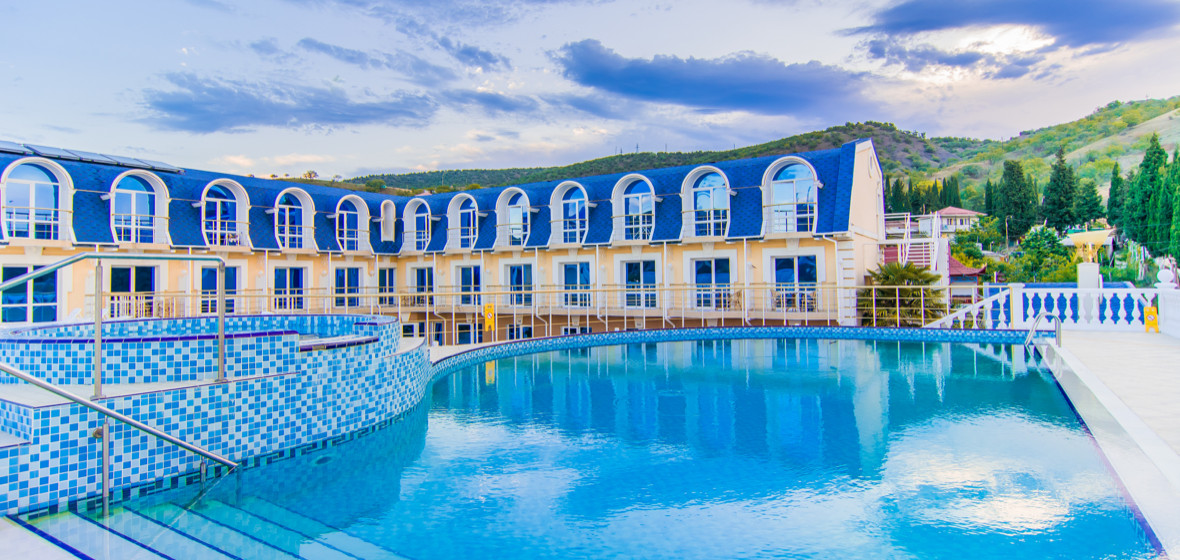 алушта, центр оздоровления неумывакина,. санаторий планета с бассейном с минеральной водой. отель вилла арго малореченское. центр оздоровления в крыму. неумывакин крым оздоровительный центр.