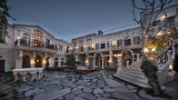 Отель Sacred House