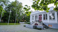 Saka Manor