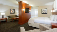 Holiday Inn Oakville Centre, an IHG Hotel, фото 3