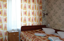 Эконом номер с двухспальной кроватью  (25 кат. корпус 2, этажи 1, 2)