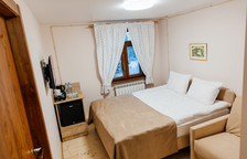 Номер стандарт с 1 двуспальной кроватью (гостиничный корпус)