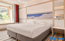 Двухместный номер Deluxe с балконом и с видом на горы