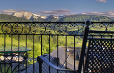 Двухместный полулюкс с балконом и с видом на горы
