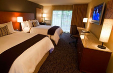 Четырёхместный номер Standard с видом на поле для гольфа