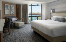 Двухместный номер с балконом и с видом на залив