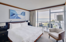 Четырёхместные апартаменты Luxury с 2 комнатами с балконом и с частичным видом на океан