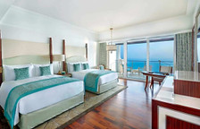 Четырёхместный номер with Skyline Sea View Deluxe