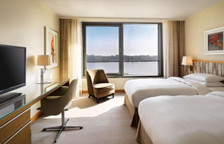 Двухместный номер Club Access с видом на реку