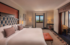 Одноместный люкс Deluxe c 1 комнатой с балконом и с видом на море