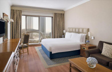 Номер Club с видом на Sheikh Zayed Road