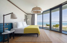 Номер в главном здании Family с частичным видом на море