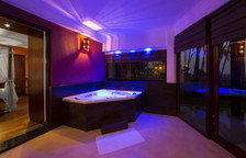 Люкс Luxury с балконом и с красивым видом из окна