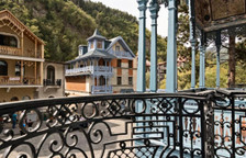 Четырёхместный люкс Ambassador с красивым видом из окна