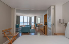 Люкс с балконом и с видом на океан