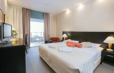 Одноместный номер with side sea view