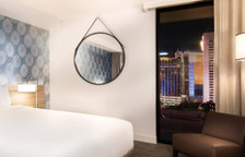 Номер Deluxe Strip View