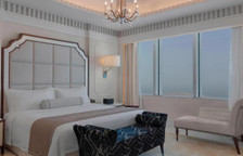 Двухместный люкс St Regis с частичным видом на море