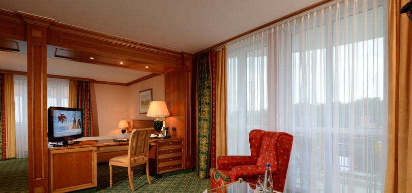 The Monarch Hotel