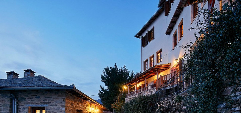 Dryades Hotel