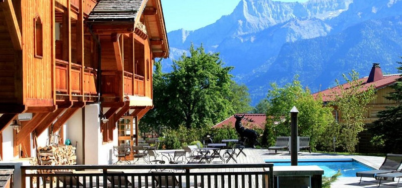 Le Cerf Amoureux Hotel
