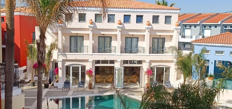 Plaza Beach House