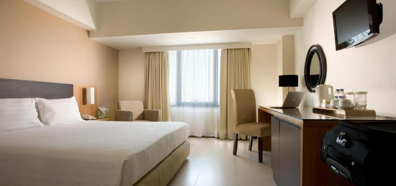 Hotel Santika Pandegiling Surabaya - CHSE Certified