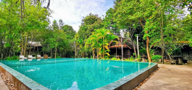 Palm Village Resort & Spa