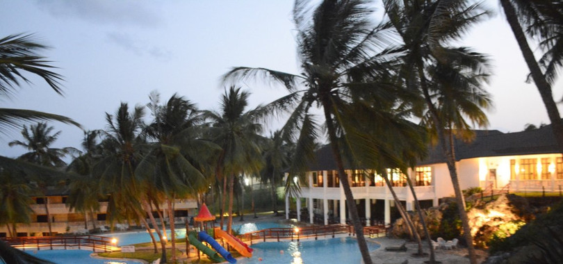 Отель PrideInn Flamingo Beach Resort & Spa