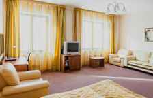 Джуниор Сюит