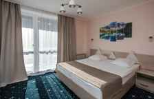 Корпус "Ступени" Евро-Стандарт, вид на реку