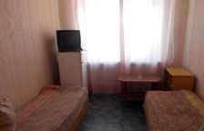 Эконом с телевизором и холодильником (санузел и душевая на этаже)