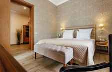 Апартаменты трехкомнатные с террасой . Главный корпус