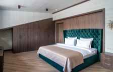 Президентский люкс с двумя спальнями и видом на горы и казино