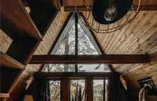 №7 | Большой A-Frame с двумя спальнями и камином