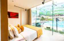 Двухместный люкс с видом на бассейн