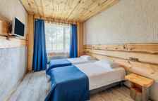 Четырёхместный номер (корпус Экогостиница) семейный Плюс с 2 комнатами