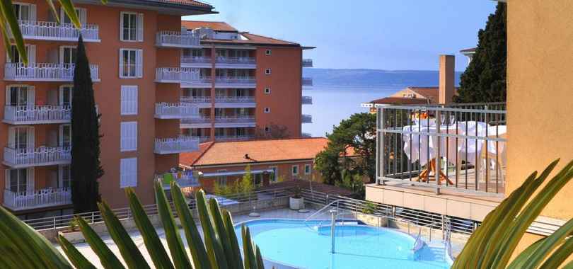 Socalizing hotel Mirna